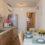 Nike - Two-bedroom With Terrace 米利尼