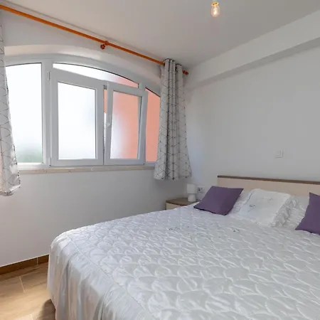 Nike - Two-bedroom With Terrace דירה