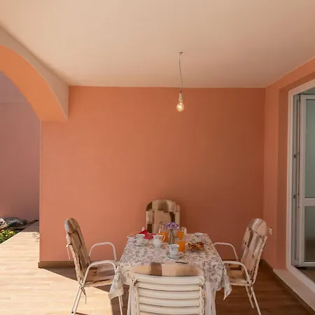 Nike - Two-bedroom With Terrace * מליני