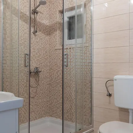 Nike - Two-bedroom With Terrace דירה