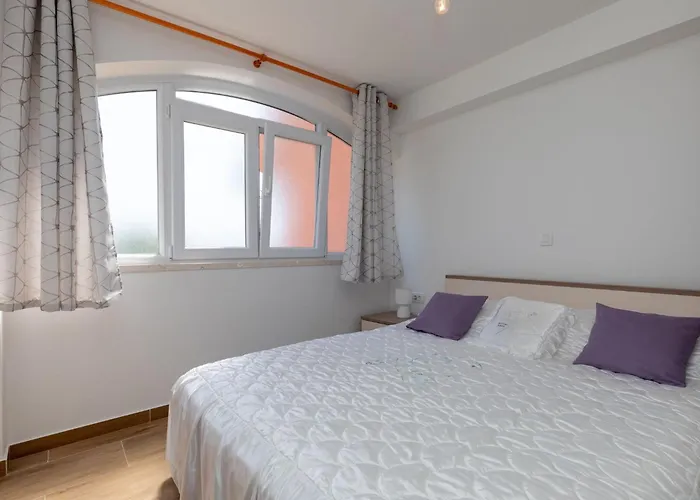 Nike - Two-bedroom With Terrace Apartamento