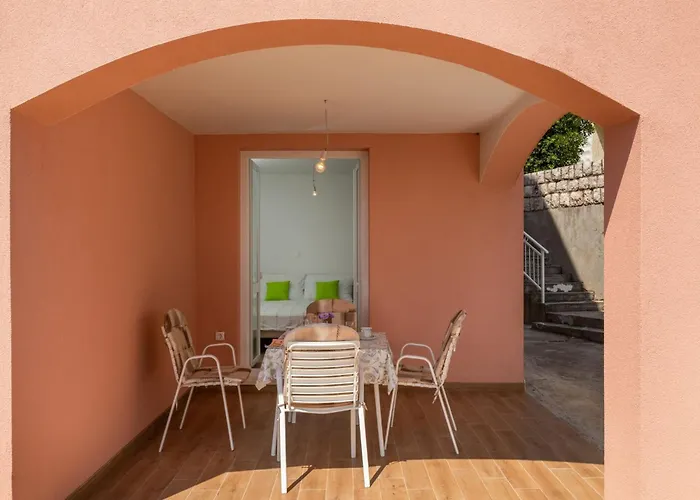 Appartamento Nike - Two-bedroom With Terrace Mlini