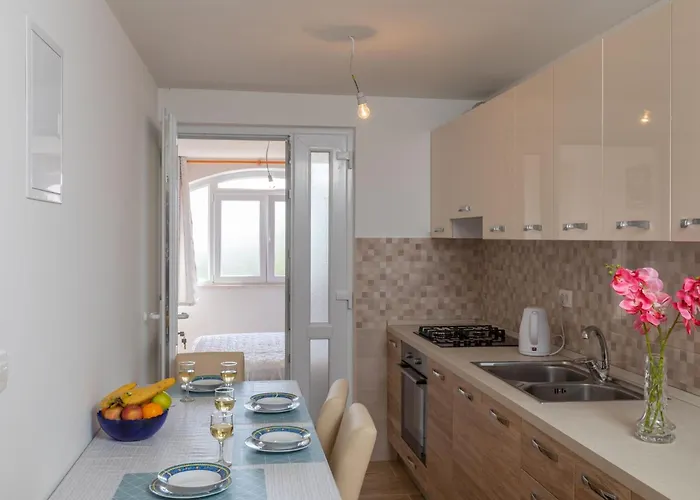 Nike - Two-bedroom With Terrace Appartamento