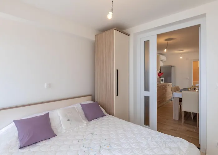 Nike - Two-bedroom With Terrace * Mlini