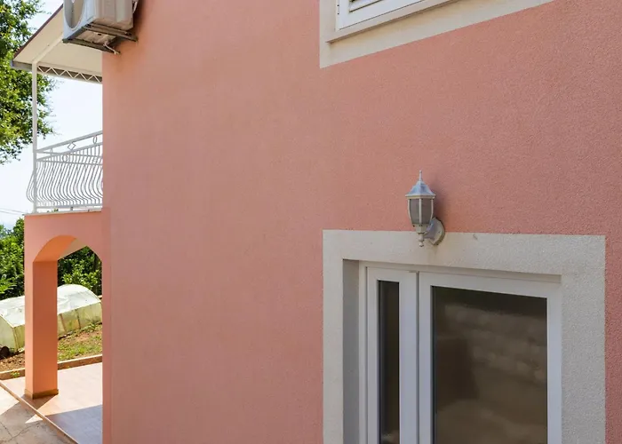 Appartamento Nike - Two-bedroom With Terrace